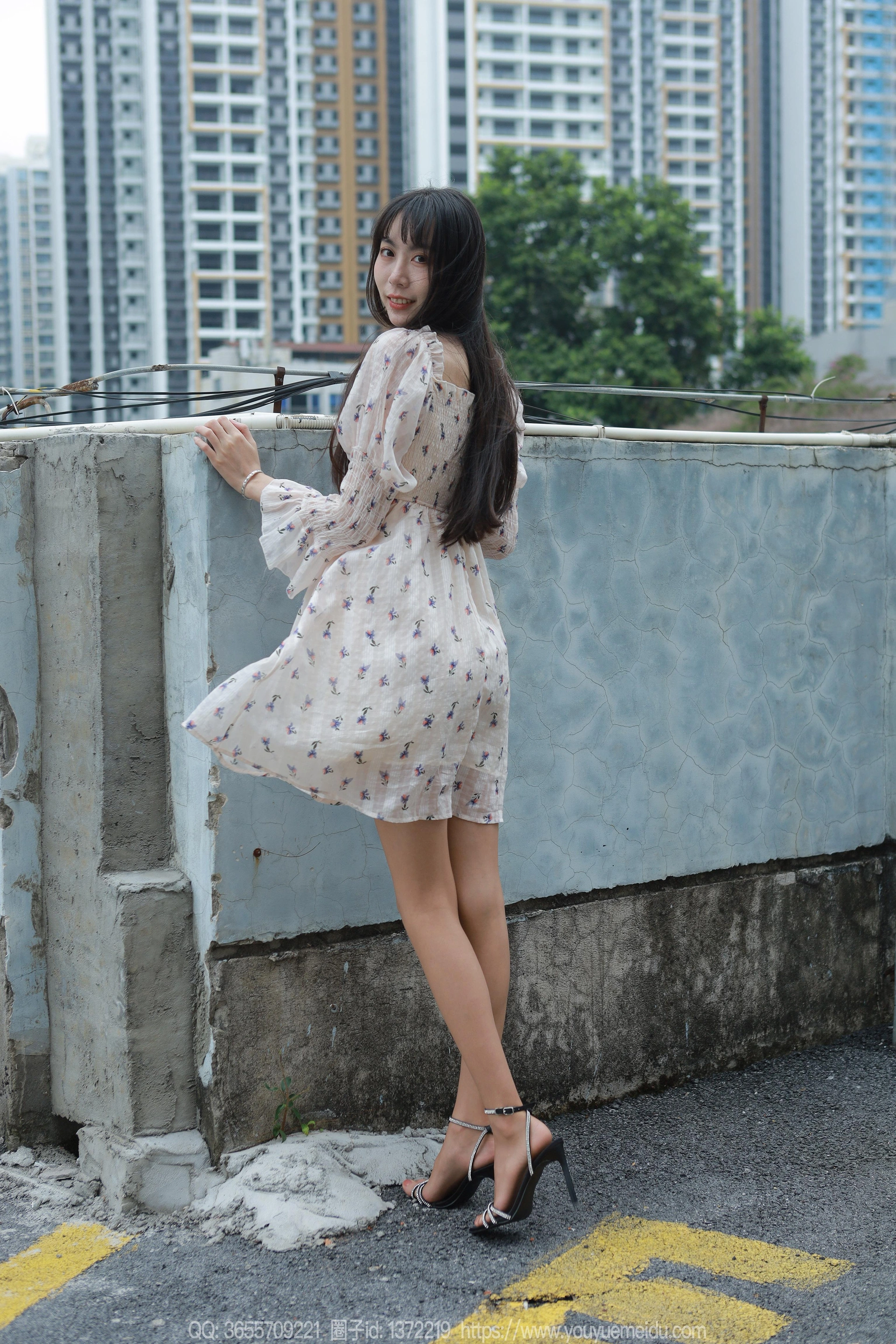 [IESS异思趣向] 2023.10.15 丝享家 1559 团团《风吹裙子》 2